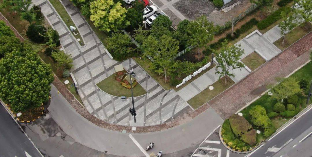 双城同创 三个提升打造洁美惠山新城威客电竞(图2)
