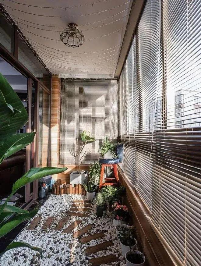威客电竞阳台可以不用瓷砖？看完这几种做法想回家拆了重装(图1)