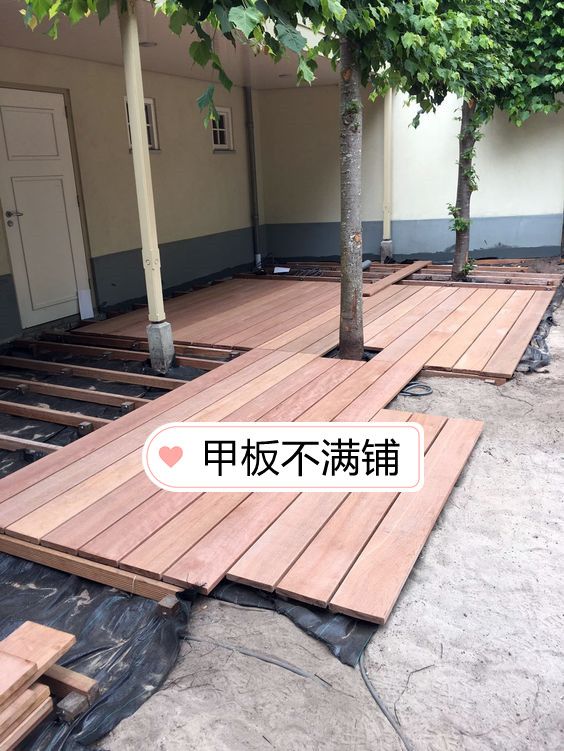 威客电竞一楼带20㎡的院子我要种花种树铺甲板留空下沉材料费省一半(图1)