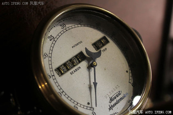 威客电竞中国国际老爷车展之木质敞篷凯迪拉克(图5)