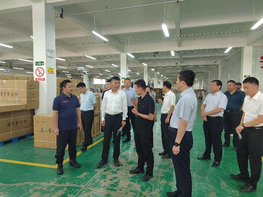 威客电竞提升核心竞争力 推进木材加工产业链建设(图1)