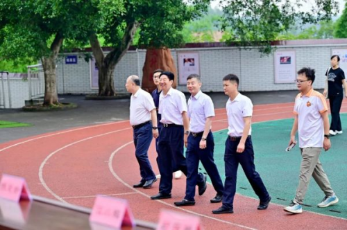 莫威客电竞干山板材首座ENF环保乡村公益图书馆6月20日正式开馆(图1)