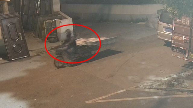 威客电竞外卖员盯上了久无人住的农宅价值80余万元的红木板材连夜被盗……(图1)