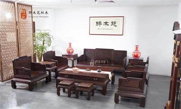 威客电竞探秘大红酸枝的超凡魅力：为何它能够成为家具收藏界的璀璨明星？(图2)